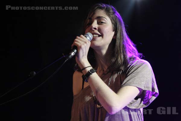 CHAIRLIFT - 2009-02-22 - PARIS - La Maroquinerie - Caroline Elizabeth Polachek